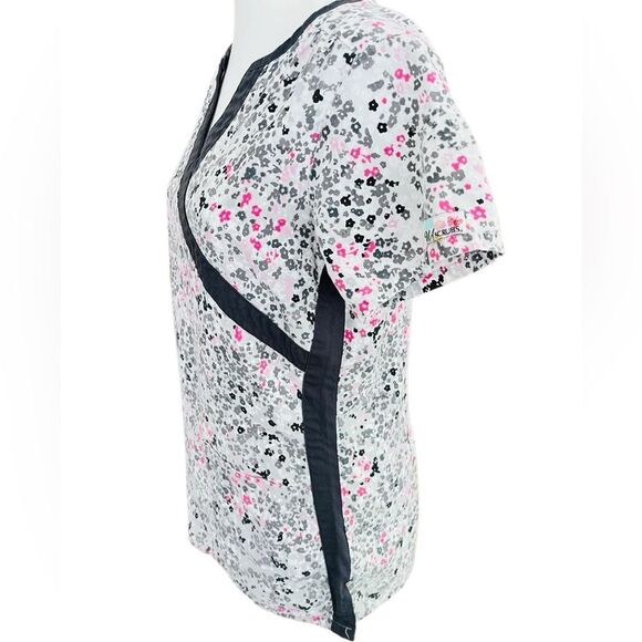 (2) UA Women’s Scrub tops, set of (2), size small. - Picture 7 of 8